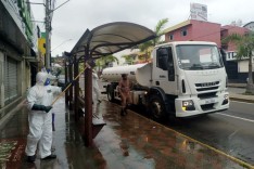 Novo coronavírus  Prefeitura realiza desinfecção dos pontos de ônibus   